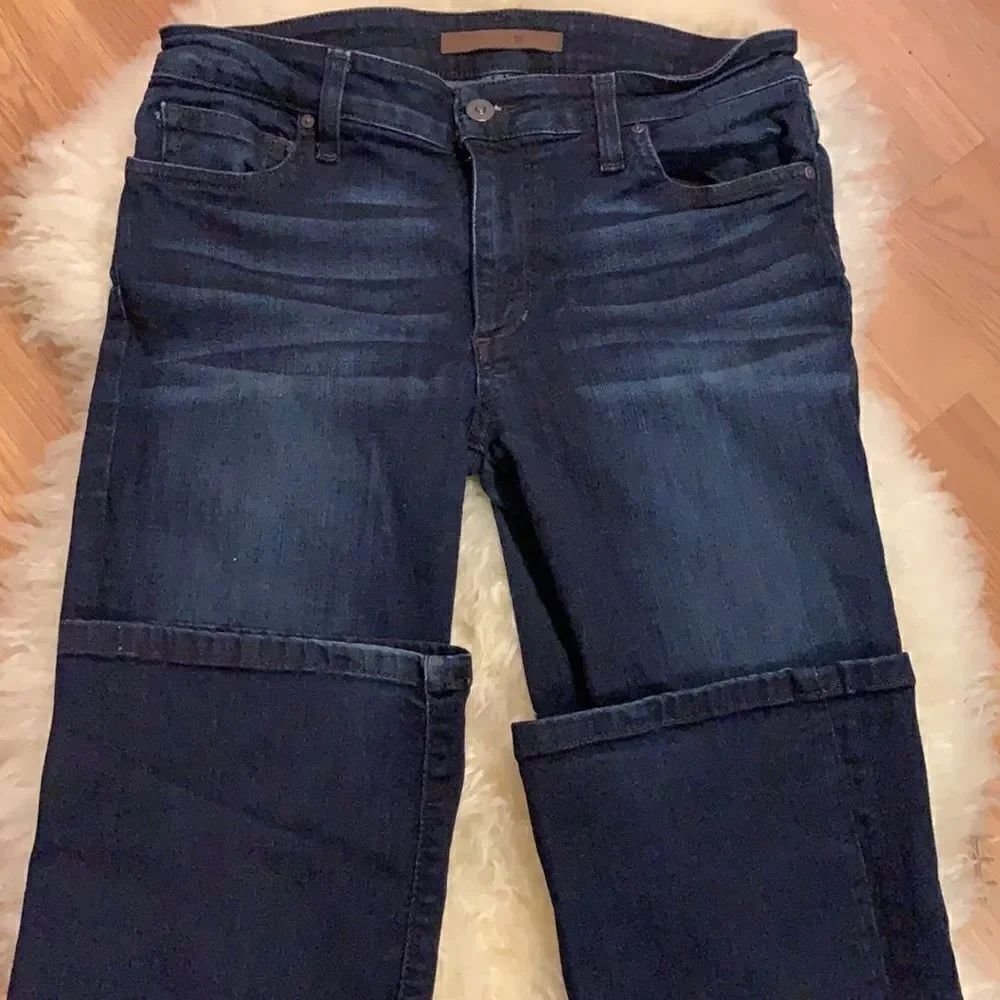 Joe’s jeans dark wash straight leg stretch jeans